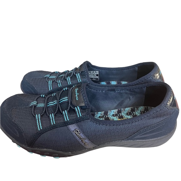 Sketchers relax, fit memory foam slip on athletic shoes size 9. - Picture 4 of 7